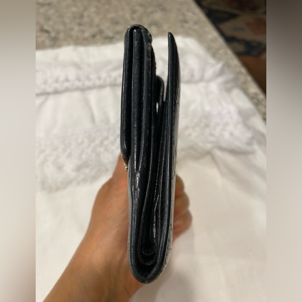 SALE! Gucci Black and Gold Leather Accessory - Picture 10 of 11